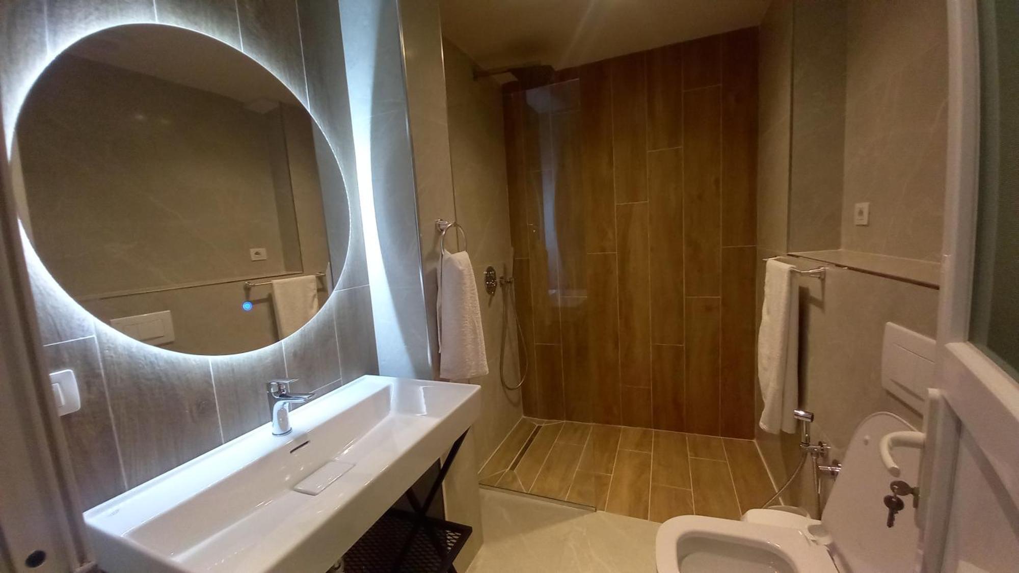 Vlorë Hotel Aglon מראה חיצוני תמונה