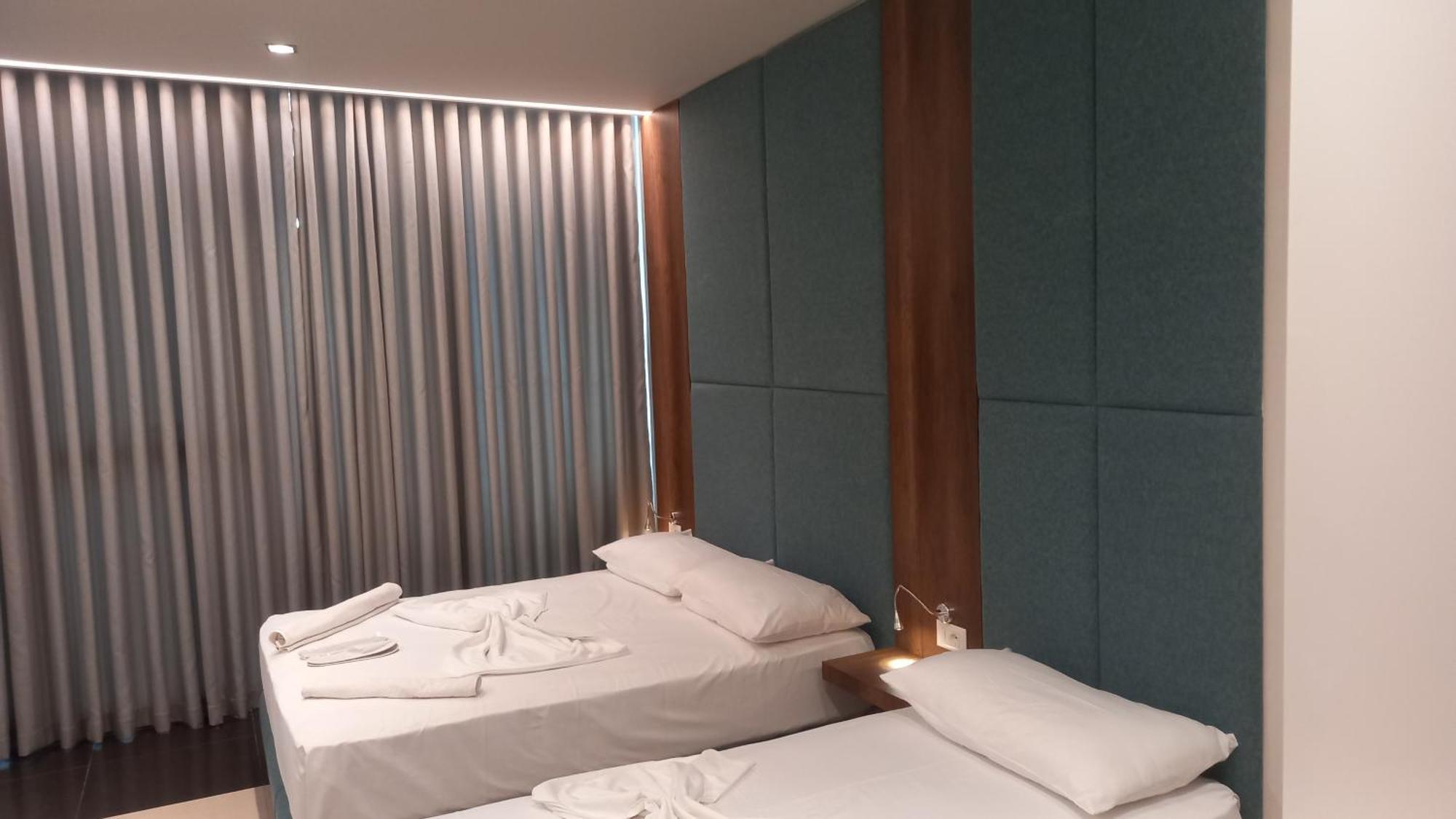 Vlorë Hotel Aglon מראה חיצוני תמונה